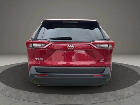 Used 2022 Toyota RAV4 LE AWD/4WD image 6