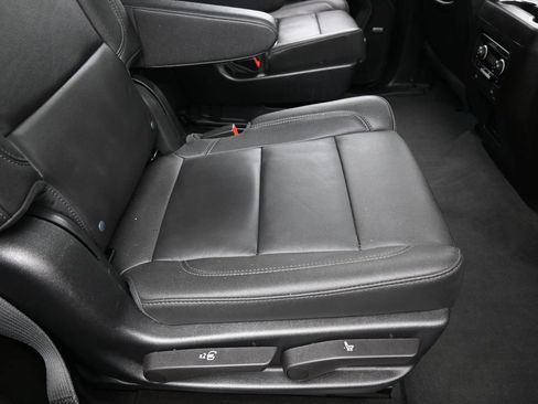 Used 2022 Chevrolet Tahoe Z71 w/ Luxury Package AWD/4WD image 50