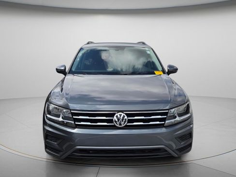 Used 2021 Volkswagen Tiguan SE w/ Panoramic Sunroof Package image 3