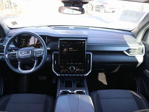 Used 2025 GMC Acadia Elevation image 16