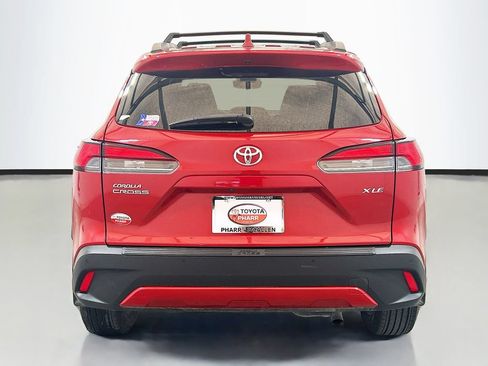 Used 2024 Toyota Corolla Cross XLE w/ Convenience Package FWD image 5