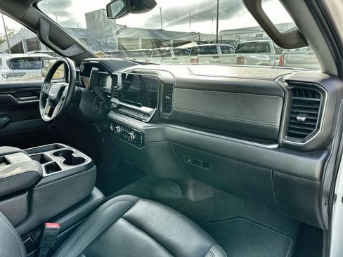 Certified 2024 GMC Sierra 1500 SLT image 28