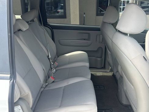 Used 2021 Kia Sedona LX FWD image 18