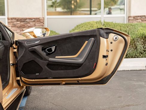 Used 2023 Lamborghini Huracan Tecnica image 21