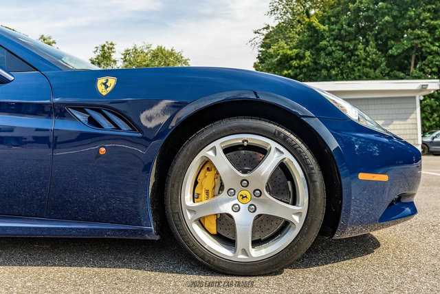 Used 2012 Ferrari California RWD image 10