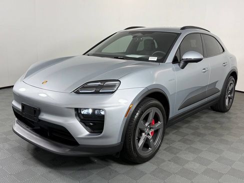 Certified 2025 Porsche Macan 4S Electric AWD/4WD image 1