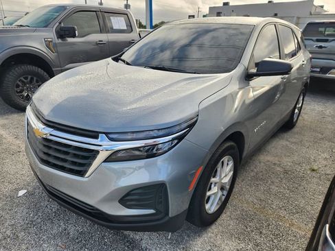 Used 2024 Chevrolet Equinox LS w/ LS Convenience Package FWD image 3