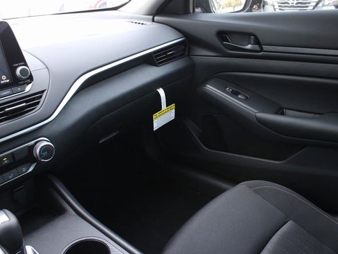 New 2025 Nissan Altima 2.5 S image 38