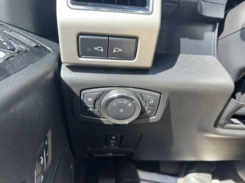 Used 2021 Ford F250 Lariat w/ Chrome Package image 12