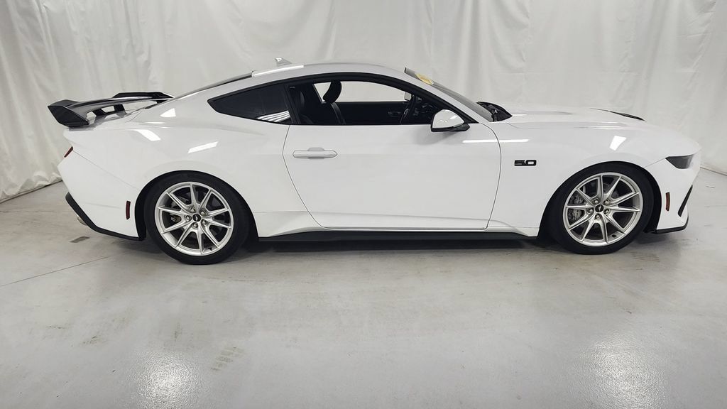 Used 2024 Ford Mustang GT Premium RWD image 2