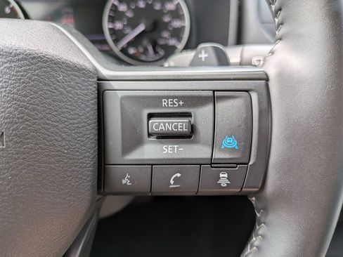 Certified 2025 Nissan Rogue SV FWD image 25