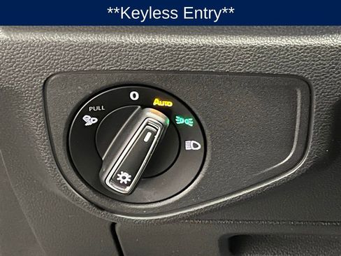 Certified 2023 Volkswagen Atlas Cross Sport SE w/ Panoramic Sunroof Package image 18