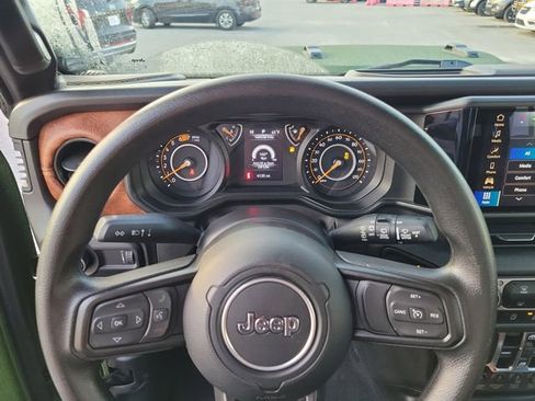Used 2025 Jeep Wrangler Unlimited Sport AWD/4WD image 18