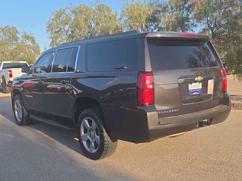 Used 2016 Chevrolet Suburban LT RWD image 6
