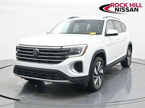 Used 2024 Volkswagen Atlas SE FWD image 1