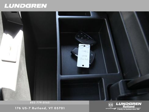 Used 2023 GMC Yukon XL AT4 AWD/4WD image 33