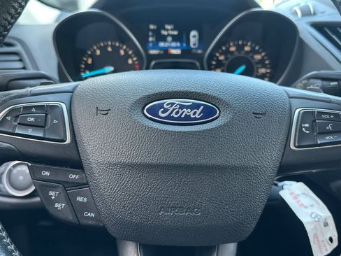 Used 2018 Ford Escape SE w/ SE Sport Appearance Package FWD image 23