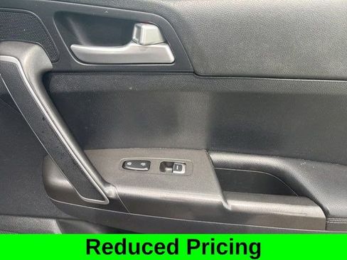 Used 2022 Kia Sportage LX AWD/4WD image 36