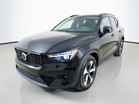 Used 2026 Volvo XC40 B5 Plus AWD/4WD image 1