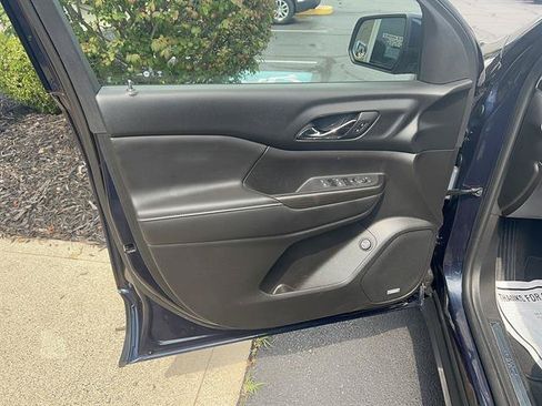 Used 2017 GMC Acadia SLT FWD image 8