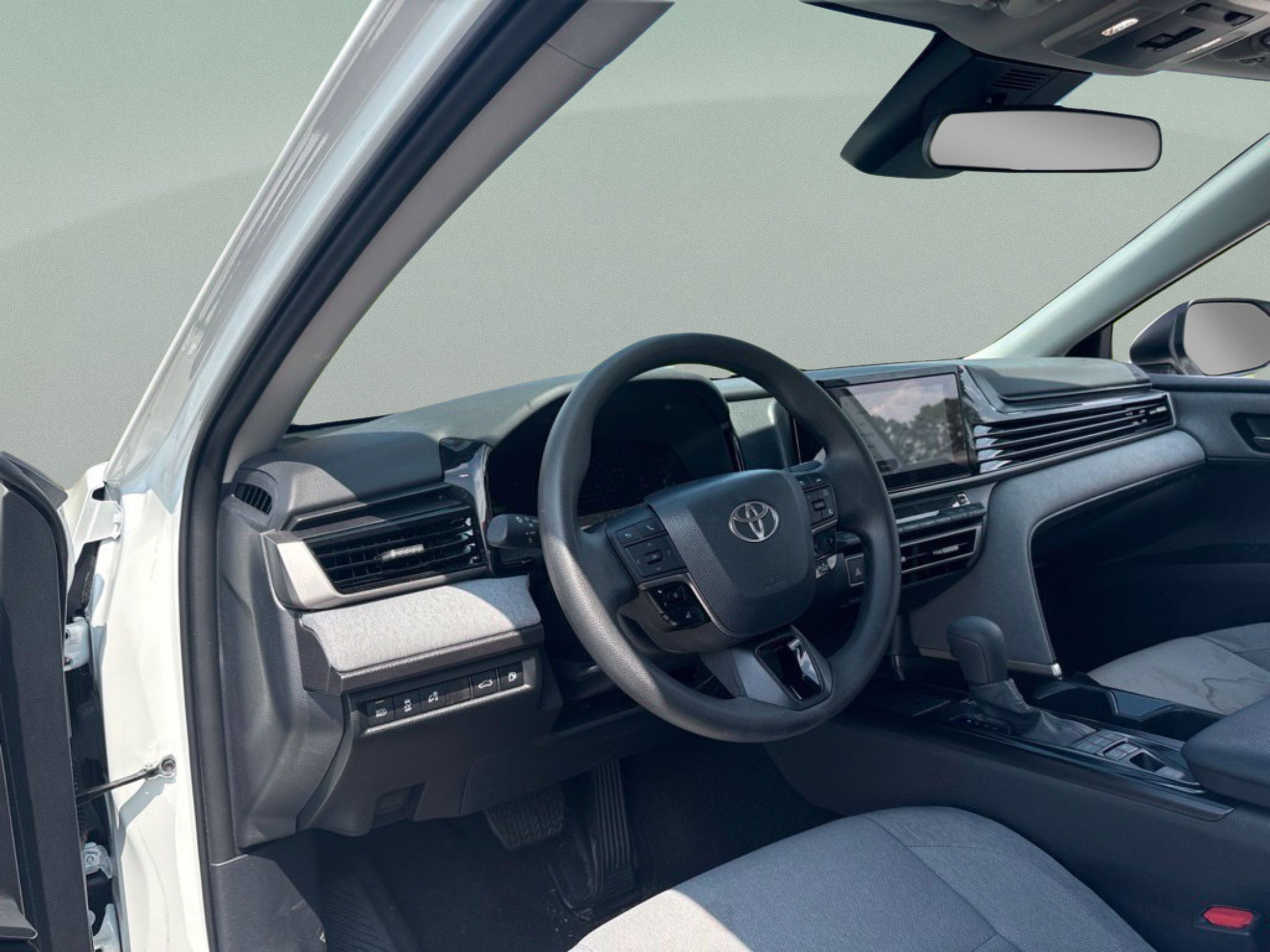 Used 2025 Toyota Camry LE FWD image 19