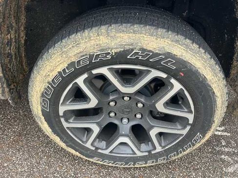 Used 2025 RAM 1500 Laramie w/ Sport Appearance Package image 10