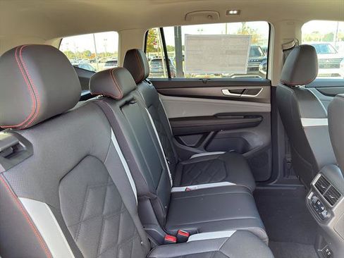 New 2026 Volkswagen Atlas Peak Edition AWD/4WD image 8