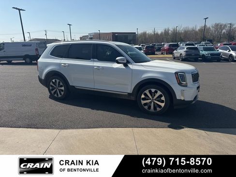 Used 2020 Kia Telluride S w/ S 8 Passenger Seating Package image 9