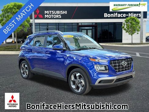 Used 2024 Hyundai Venue SEL FWD image 1