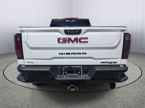 Used 2025 GMC Sierra 2500 AT4X AWD/4WD image 4