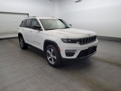 Used 2023 Jeep Grand Cherokee Limited image 13