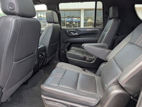 Used 2022 Chevrolet Suburban RST w/ Luxury Package AWD/4WD image 27