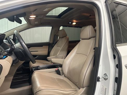 Used 2022 Honda Odyssey Elite image 13