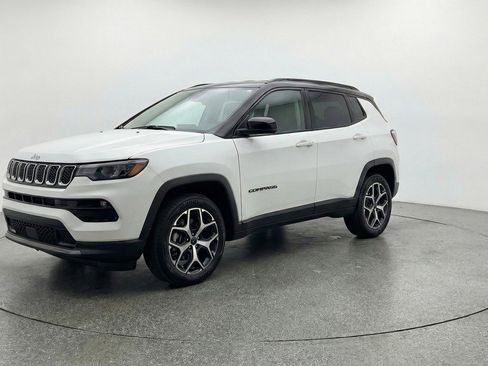 Used 2025 Jeep Compass Limited image 3