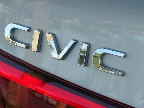 Used 2022 Honda Civic EX image 11