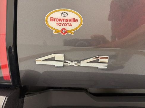 Used 2025 Toyota Tundra Limited AWD/4WD image 27