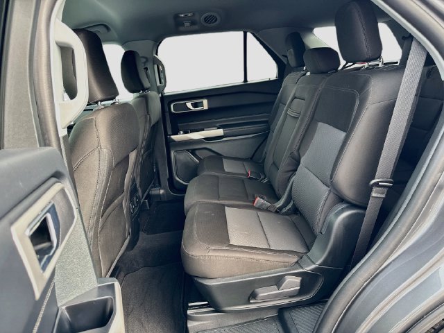 Used 2023 Ford Explorer XLT AWD/4WD image 30