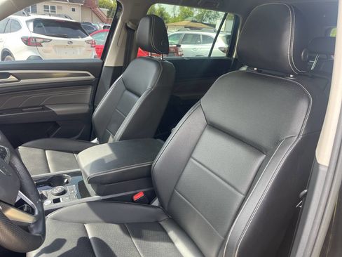 Used 2023 Volkswagen Atlas SEL R-Line AWD/4WD image 11