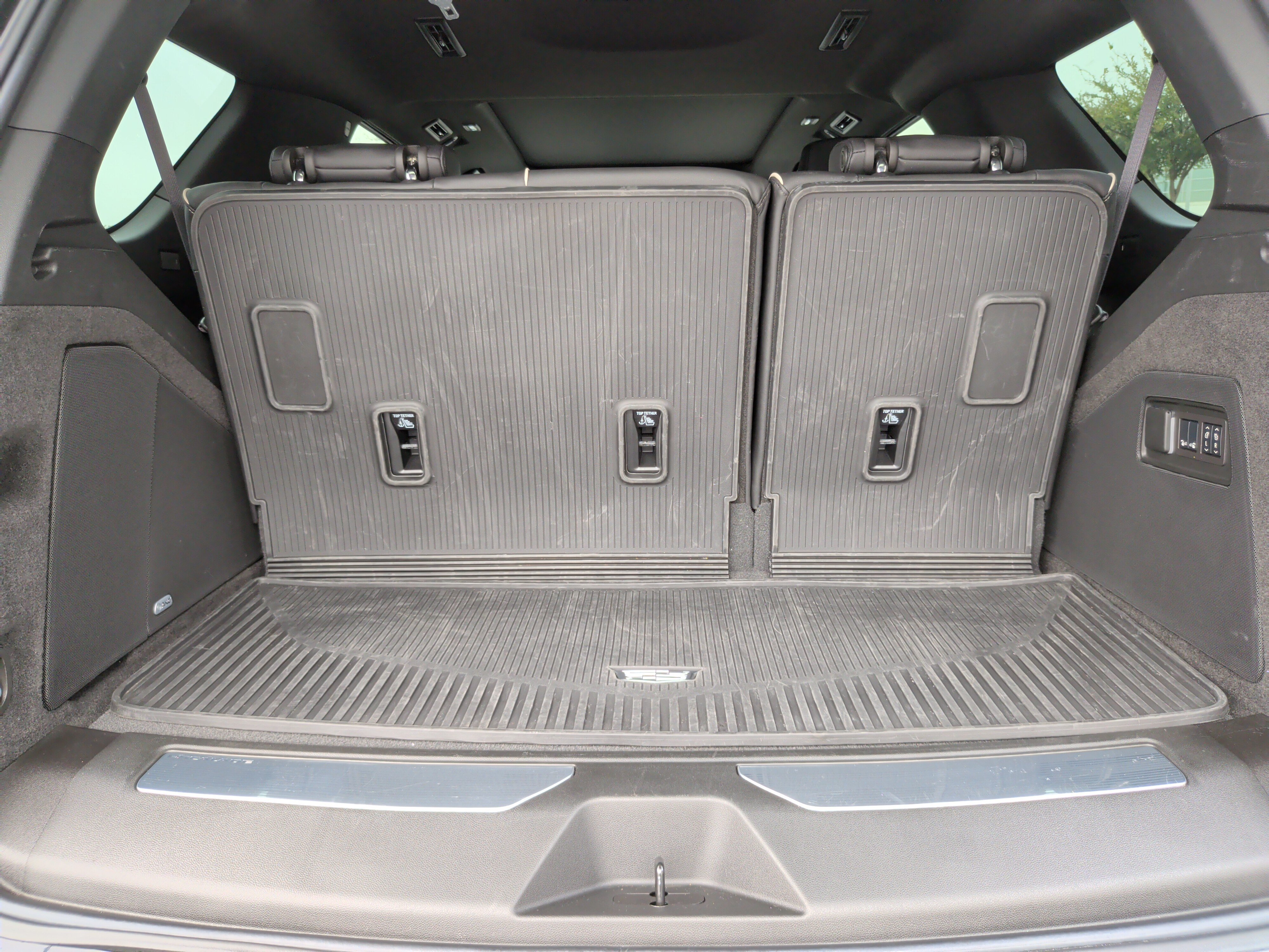 Used 2024 Cadillac Escalade Premium Luxury AWD/4WD image 41