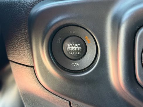 Used 2022 Jeep Wrangler Unlimited Sahara w/ Cold Weather Group AWD/4WD image 30