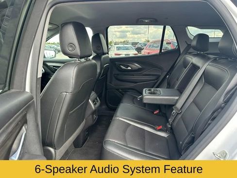 Used 2023 GMC Terrain SLT image 12