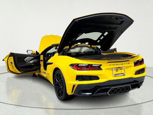 Used 2026 Chevrolet Corvette Z06 RWD image 11