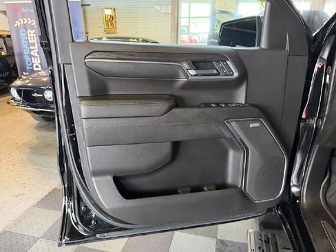 Used 2022 Chevrolet Silverado 1500 LTZ w/ LTZ Premium Package AWD/4WD image 26