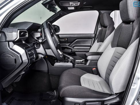 Used 2025 Toyota 4Runner TRD Off-Road image 16