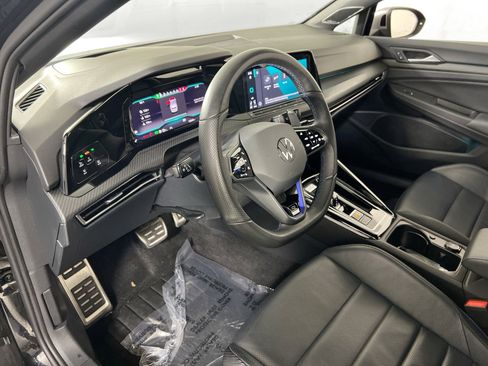 Used 2024 Volkswagen Golf R 2.0T image 9