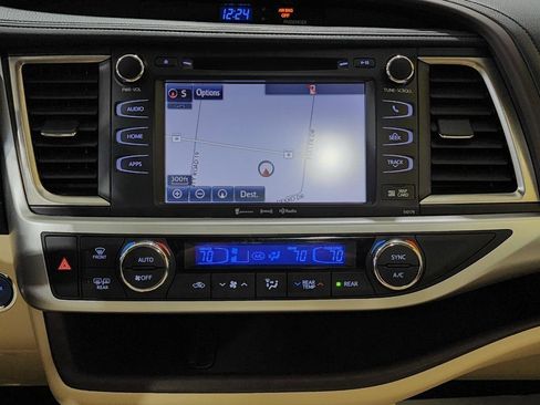 Used 2018 Toyota Highlander XLE image 15