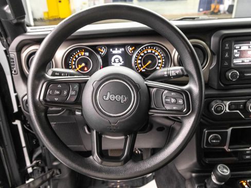 Used 2021 Jeep Gladiator Sport image 25