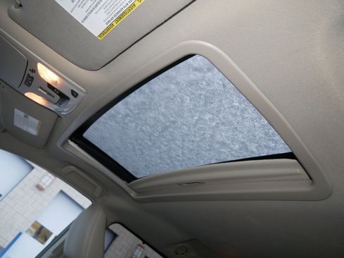 Used 2013 Toyota Sienna XLE image 34