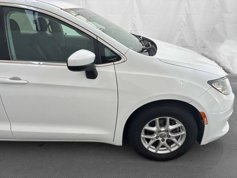 Used 2020 Chrysler Voyager LX w/ Cold Weather Group FWD image 7