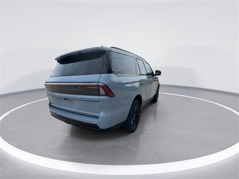 New 2025 Lincoln Navigator Reserve w/ Jet Appearance Package image 8